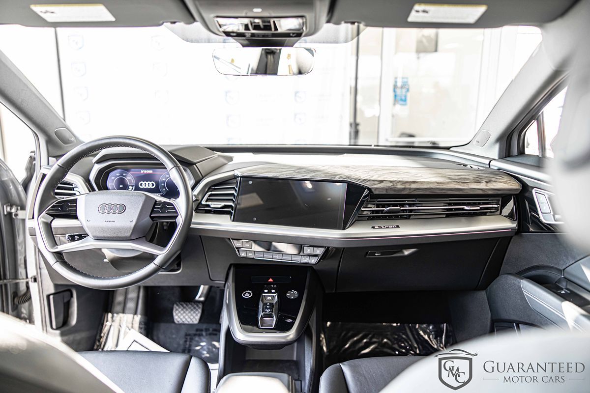 2024 AUDI Q4 - Image 35