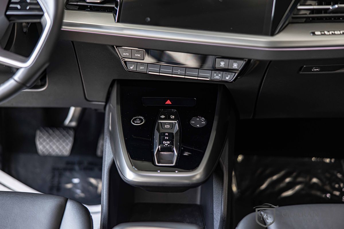 2024 AUDI Q4 - Image 37