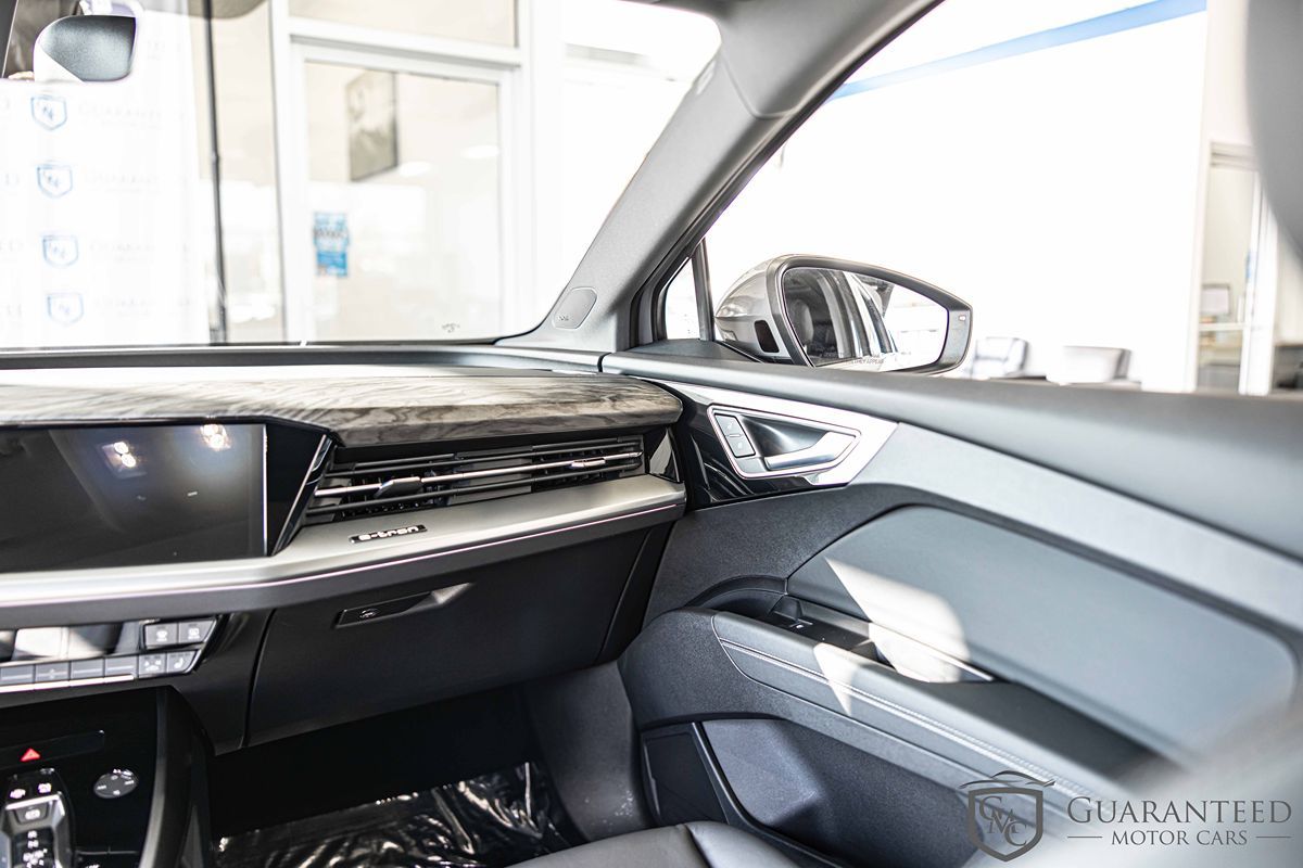 2024 AUDI Q4 - Image 38