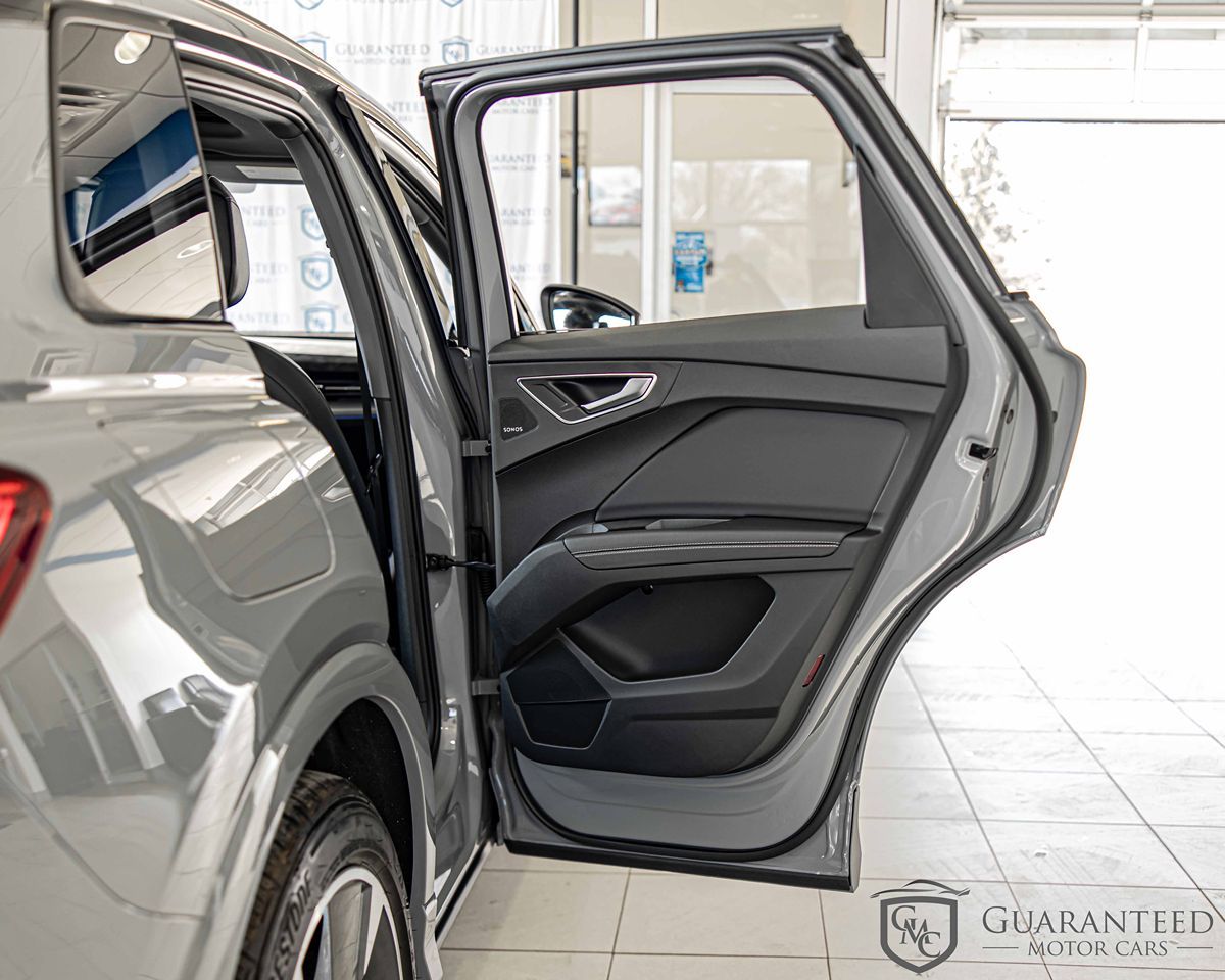 2024 AUDI Q4 - Image 39