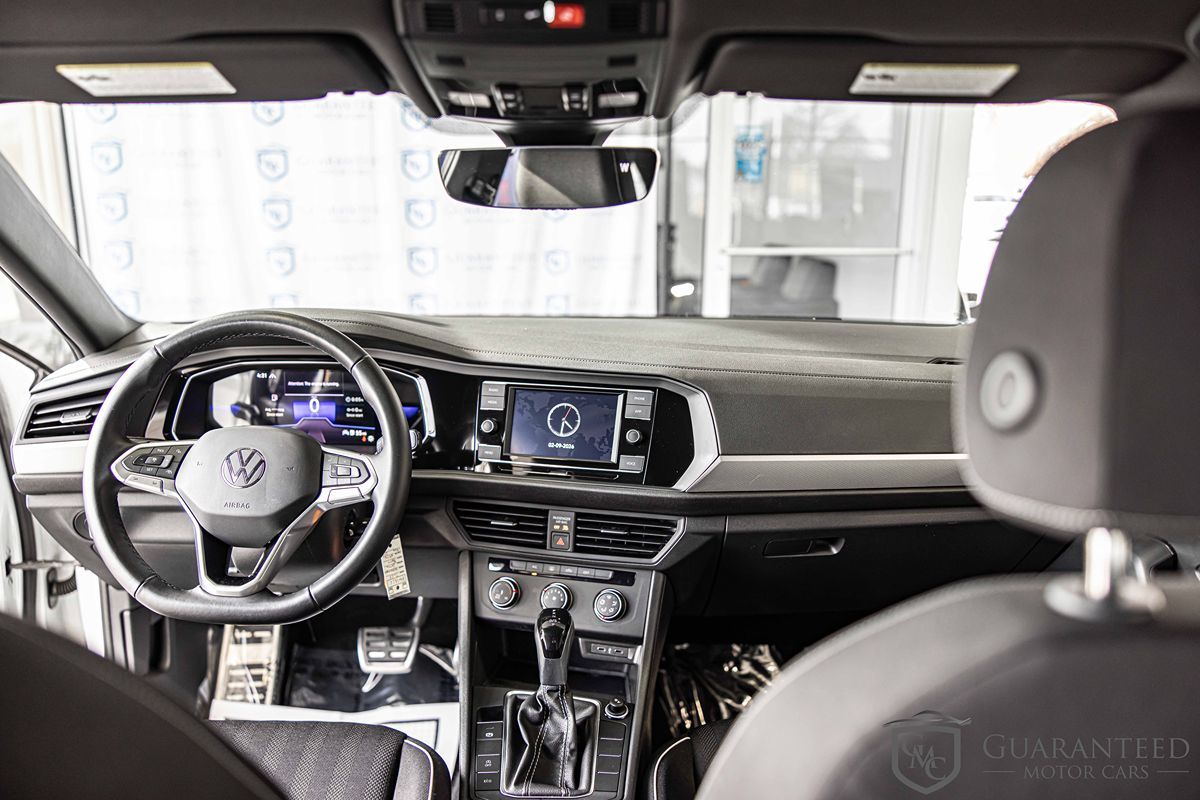 2023 VOLKSWAGEN JETTA - Image 32