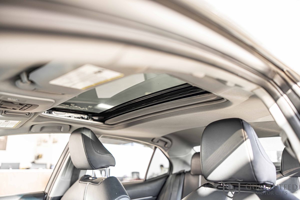 2018 TOYOTA CAMRY - Image 18