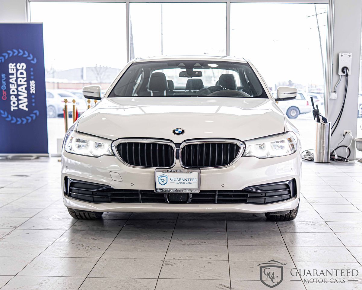 2019 BMW 540I - Image 2