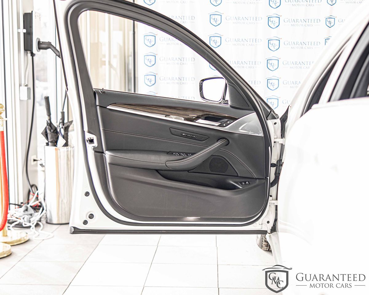 2019 BMW 540I - Image 31