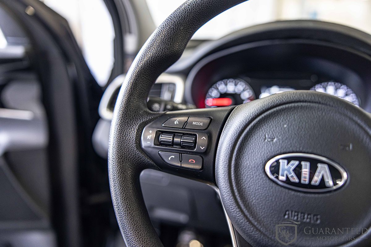 2017 KIA SORENTO - Image 23