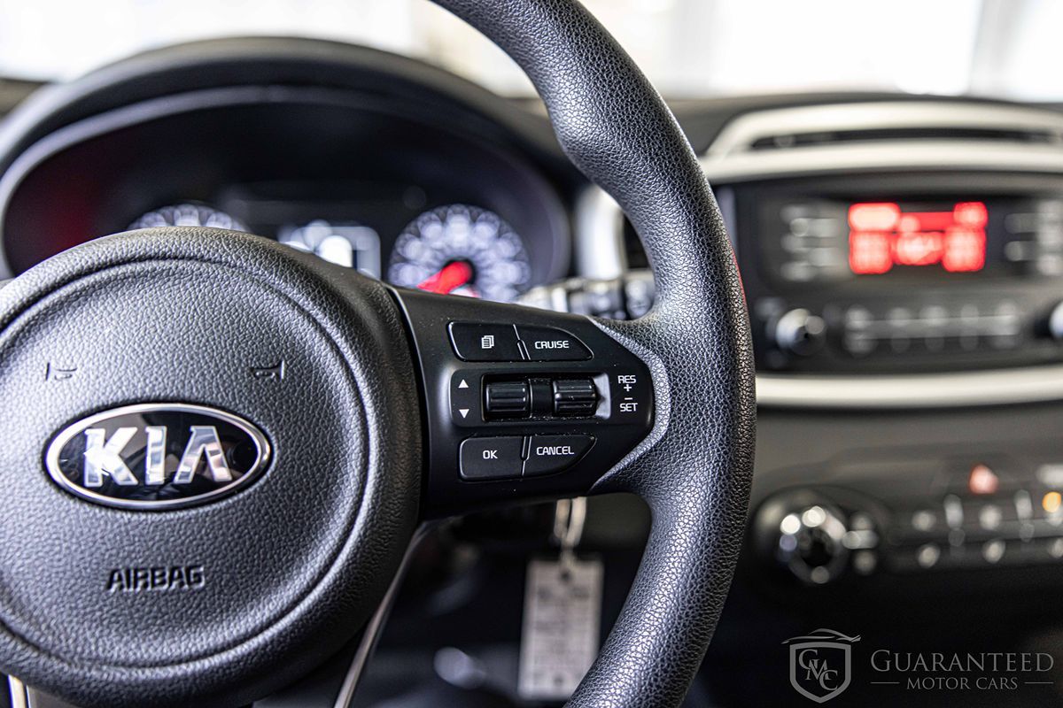 2017 KIA SORENTO - Image 24