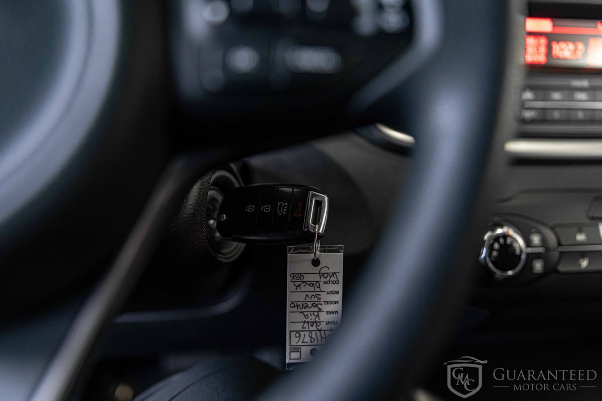 2017 KIA SORENTO - Image 25