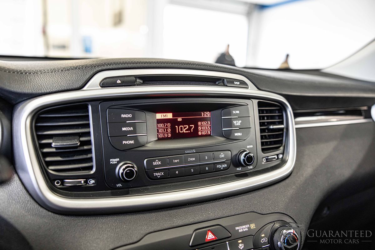 2017 KIA SORENTO - Image 26