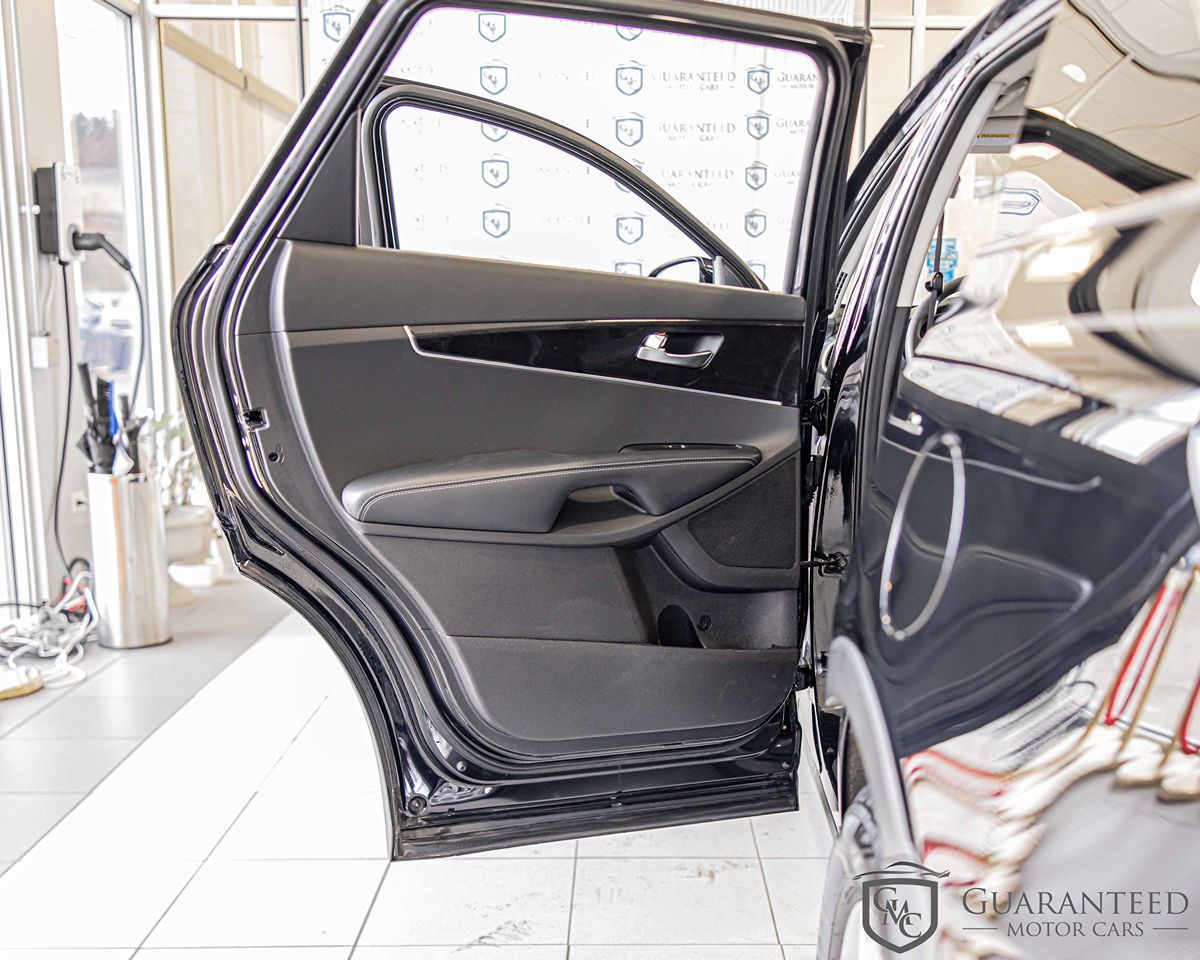 2017 KIA SORENTO - Image 32