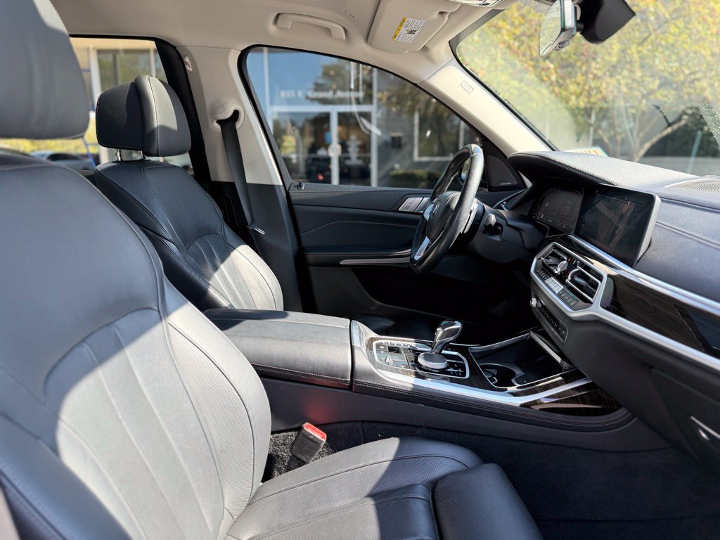 2021 BMW X7 40i - Photo 28