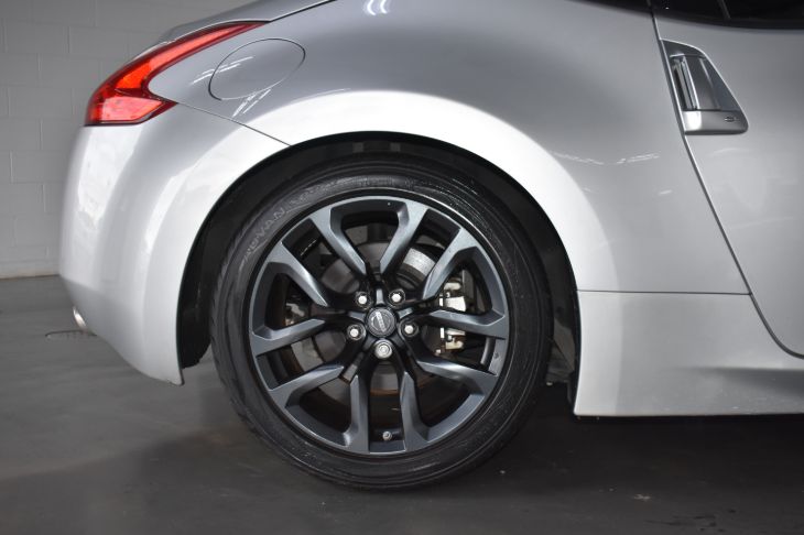 Sold 2015 Nissan 370Z in Lansing