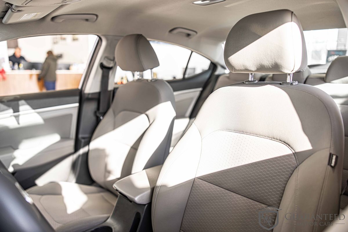 2020 HYUNDAI ELANTRA - Image 17