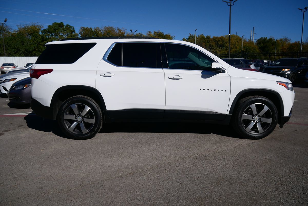 2020 Chevrolet Traverse 3LT photo 3