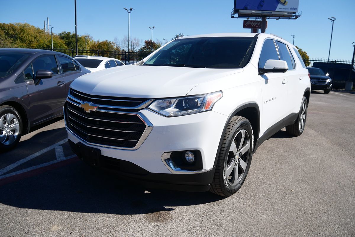 2020 Chevrolet Traverse 3LT photo 2