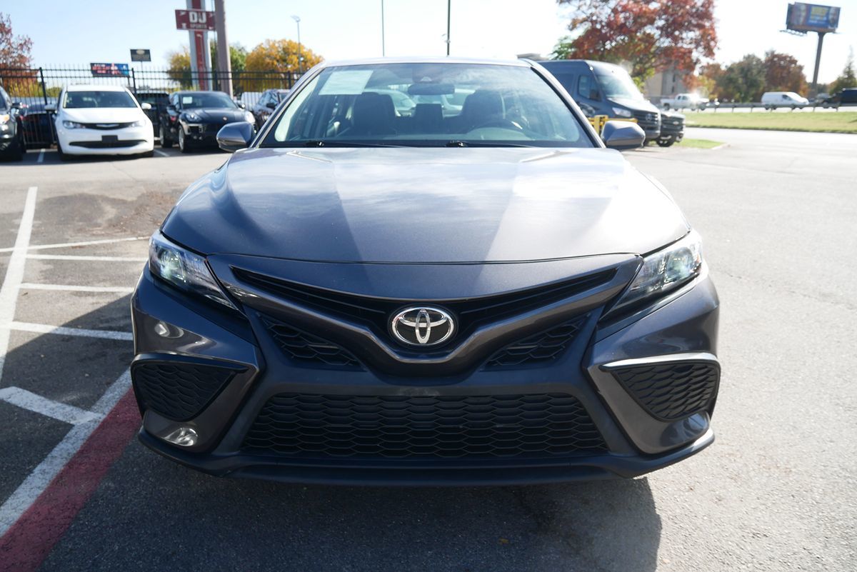 2021 Toyota Camry SE photo 8