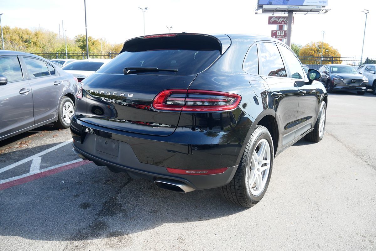 2017 Porsche Macan Base photo 4