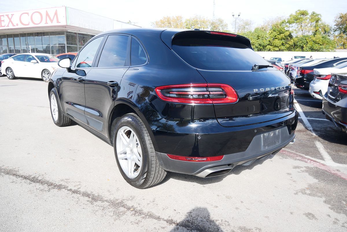 2017 Porsche Macan Base photo 6