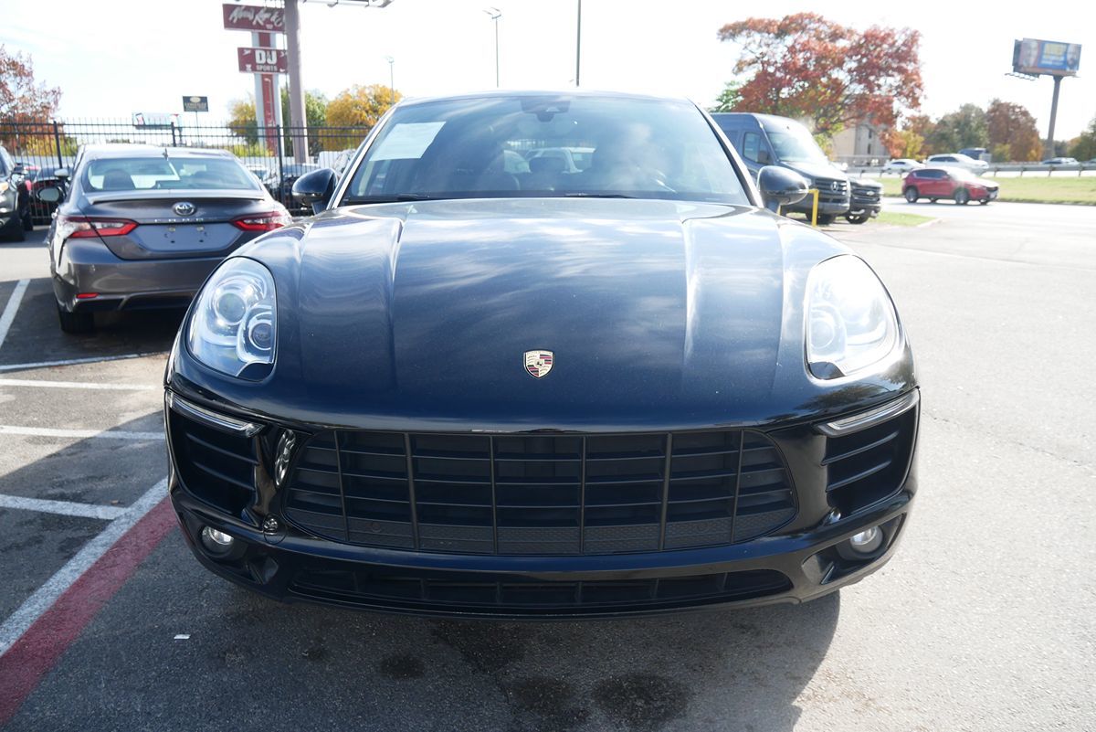 2017 Porsche Macan Base photo 8