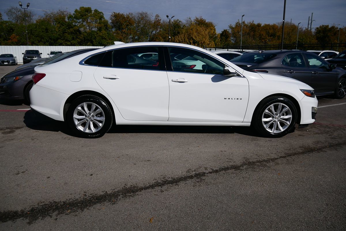 2022 Chevrolet Malibu 1LT photo 3