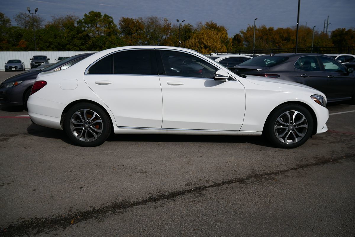 2016 Mercedes-Benz C-Class C300 photo 3