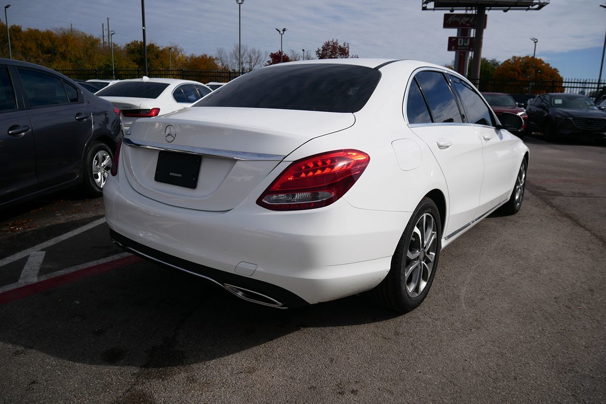 2016 Mercedes-Benz C-Class C300 photo 4