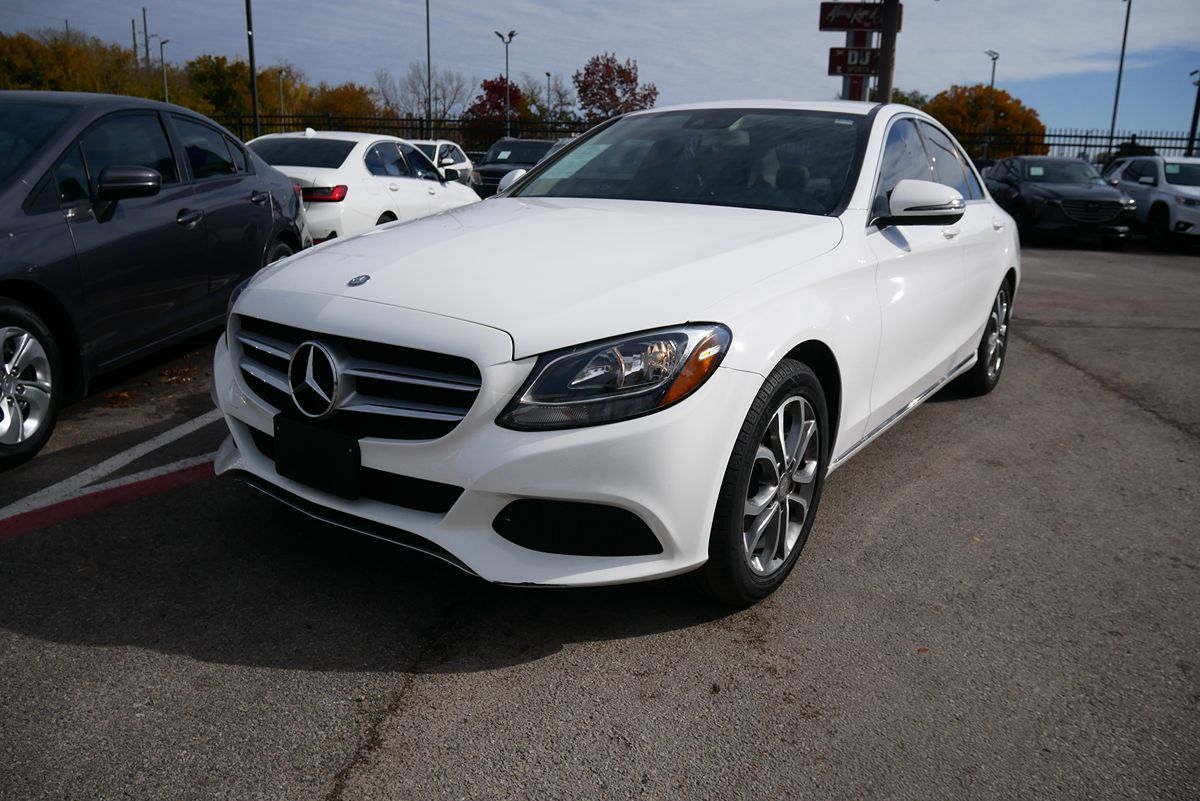 2016 Mercedes-Benz C-Class C300 photo 2