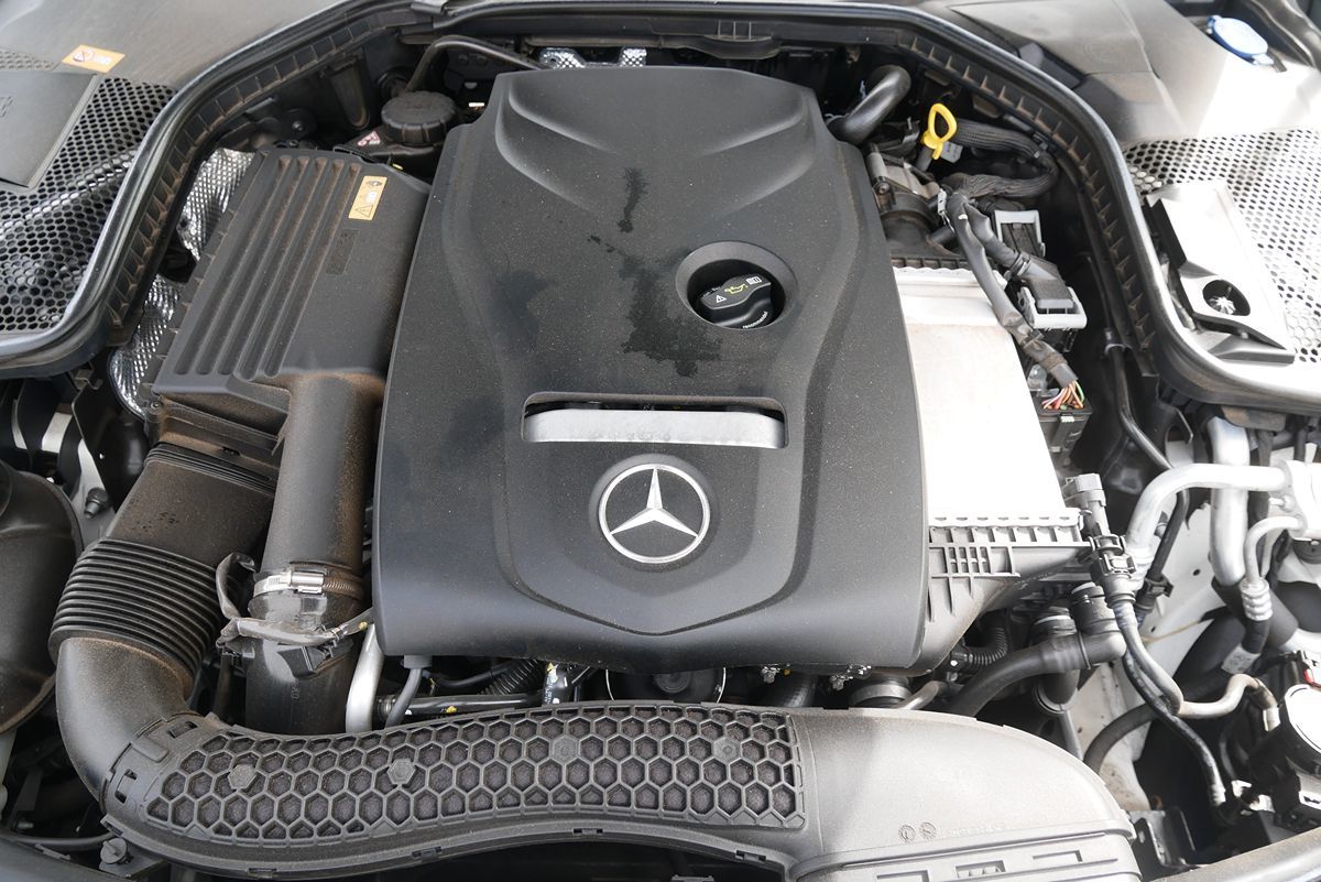 2016 Mercedes-Benz C-Class C300 photo 21