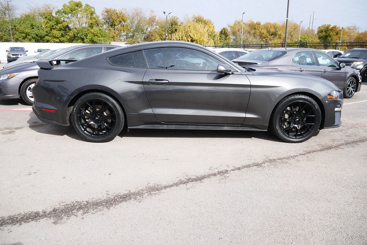 2018 Ford Mustang EcoBoost Premium photo 3