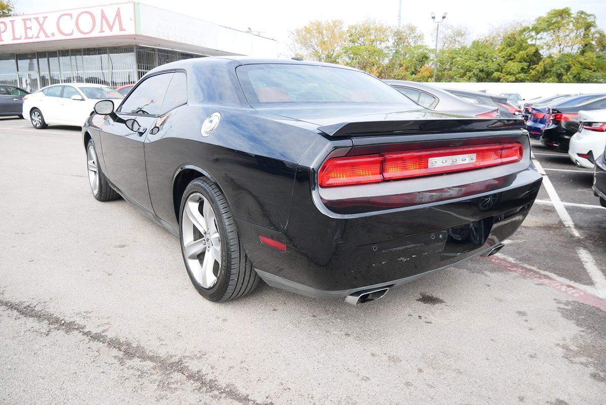 2014 Dodge Challenger R/T photo 6