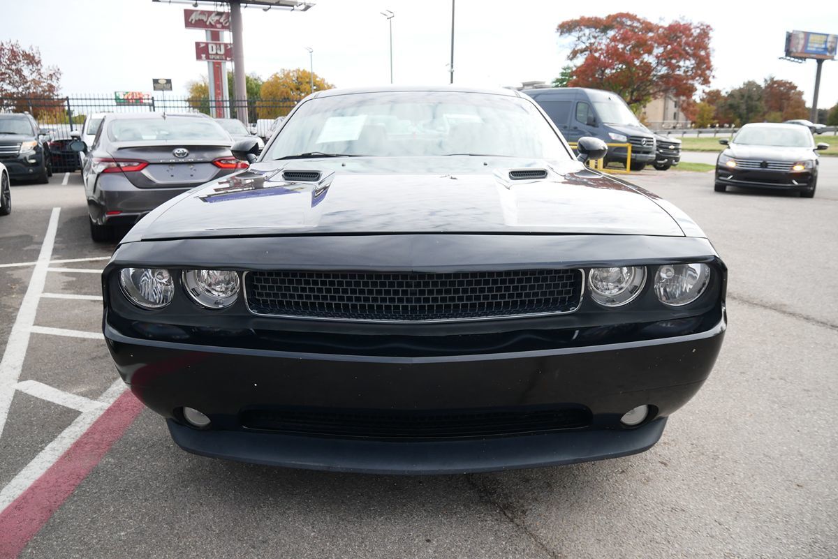 2014 Dodge Challenger R/T photo 8