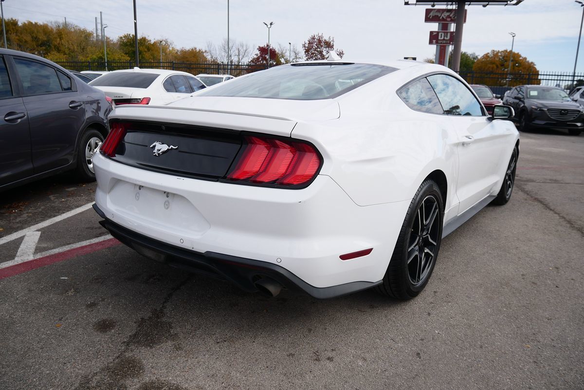 2020 Ford Mustang EcoBoost Premium photo 4