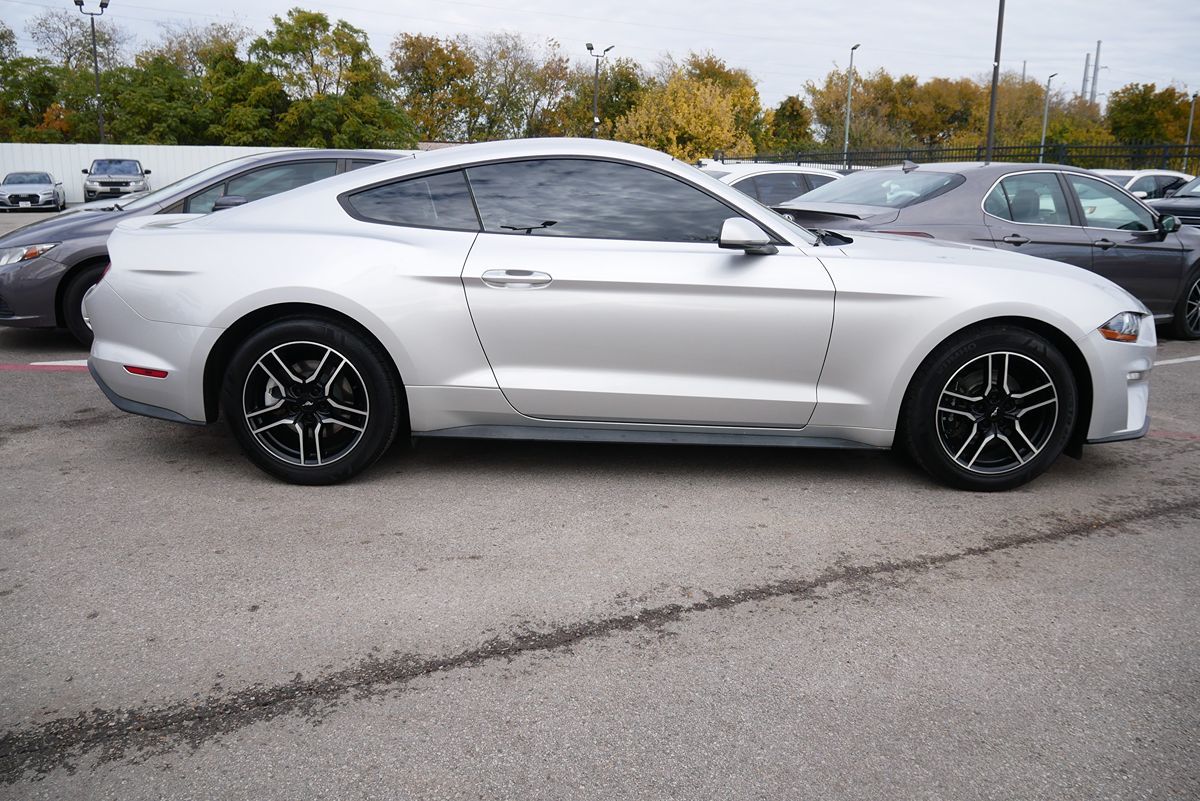 2018 Ford Mustang EcoBoost photo 3