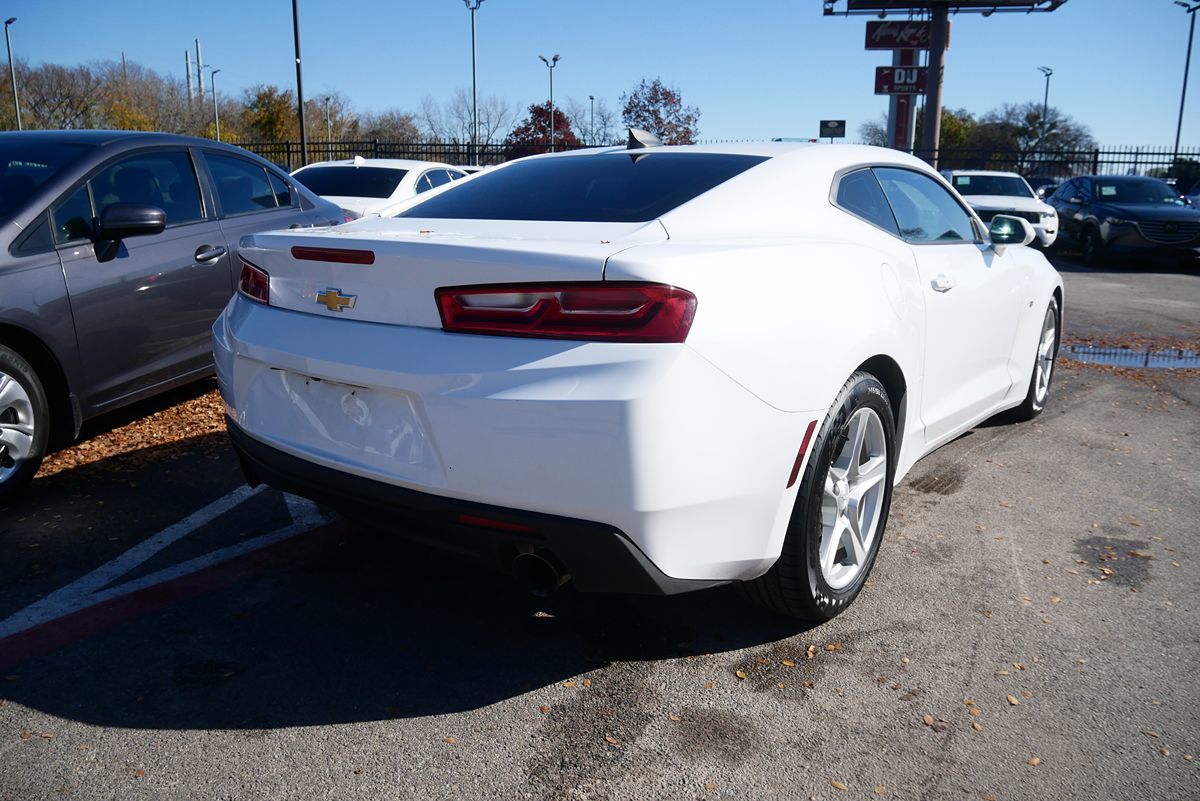 2018 Chevrolet Camaro 1LS photo 4