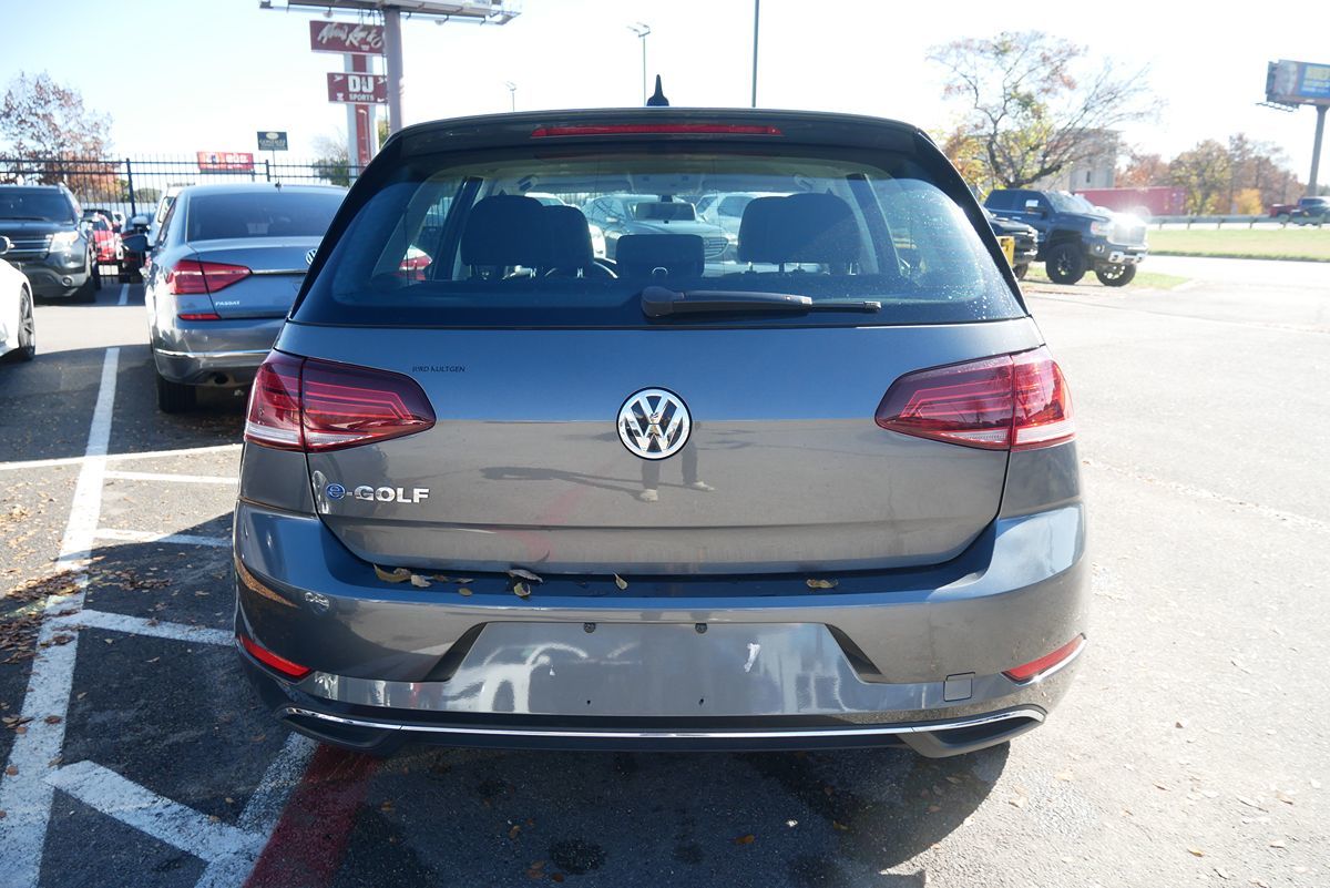 2019 Volkswagen e-Golf e-Golf SE photo 5