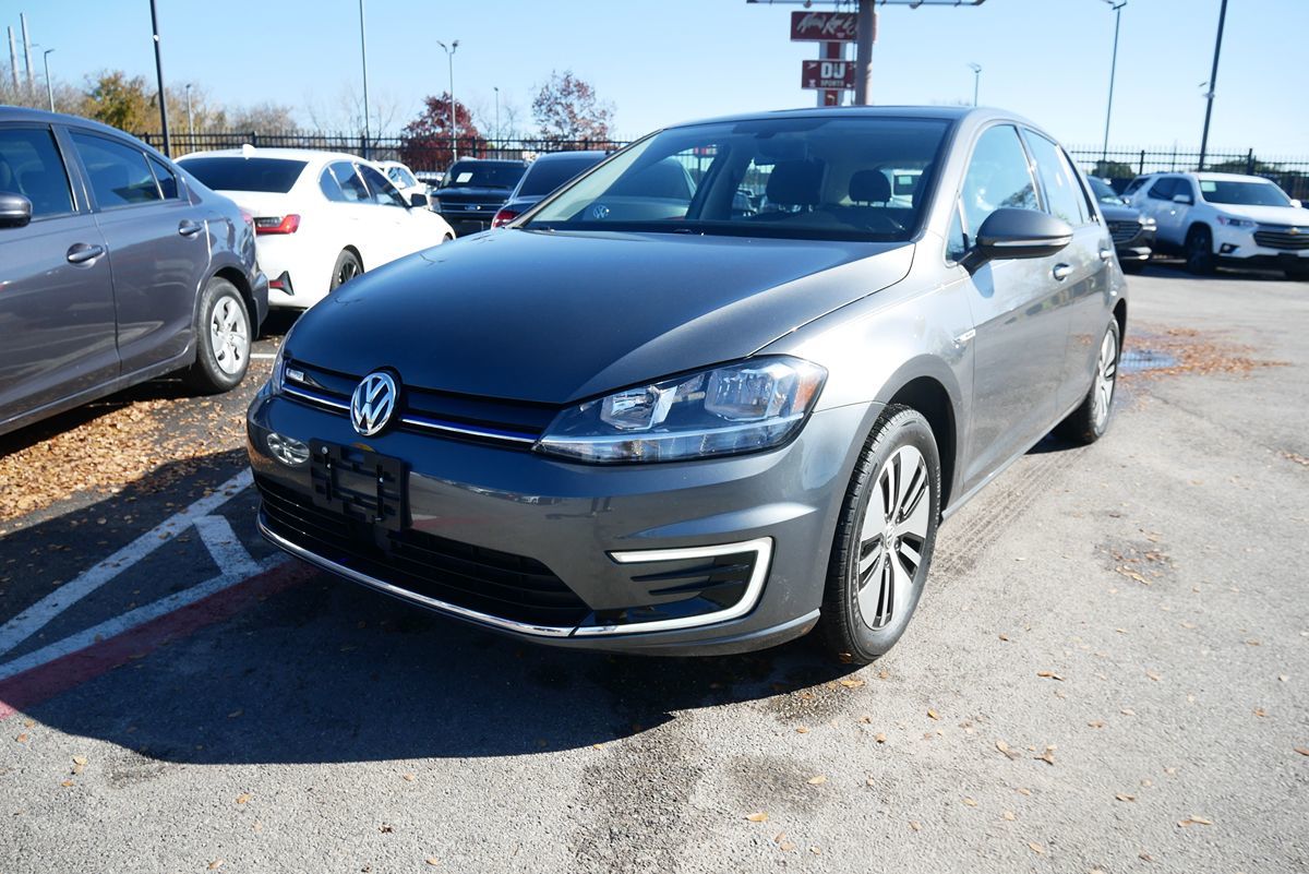 2019 Volkswagen e-Golf e-Golf SE photo 2