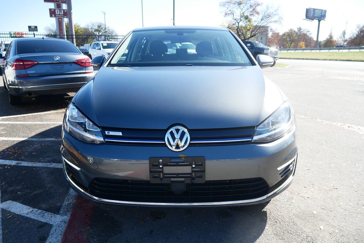 2019 Volkswagen e-Golf e-Golf SE photo 8