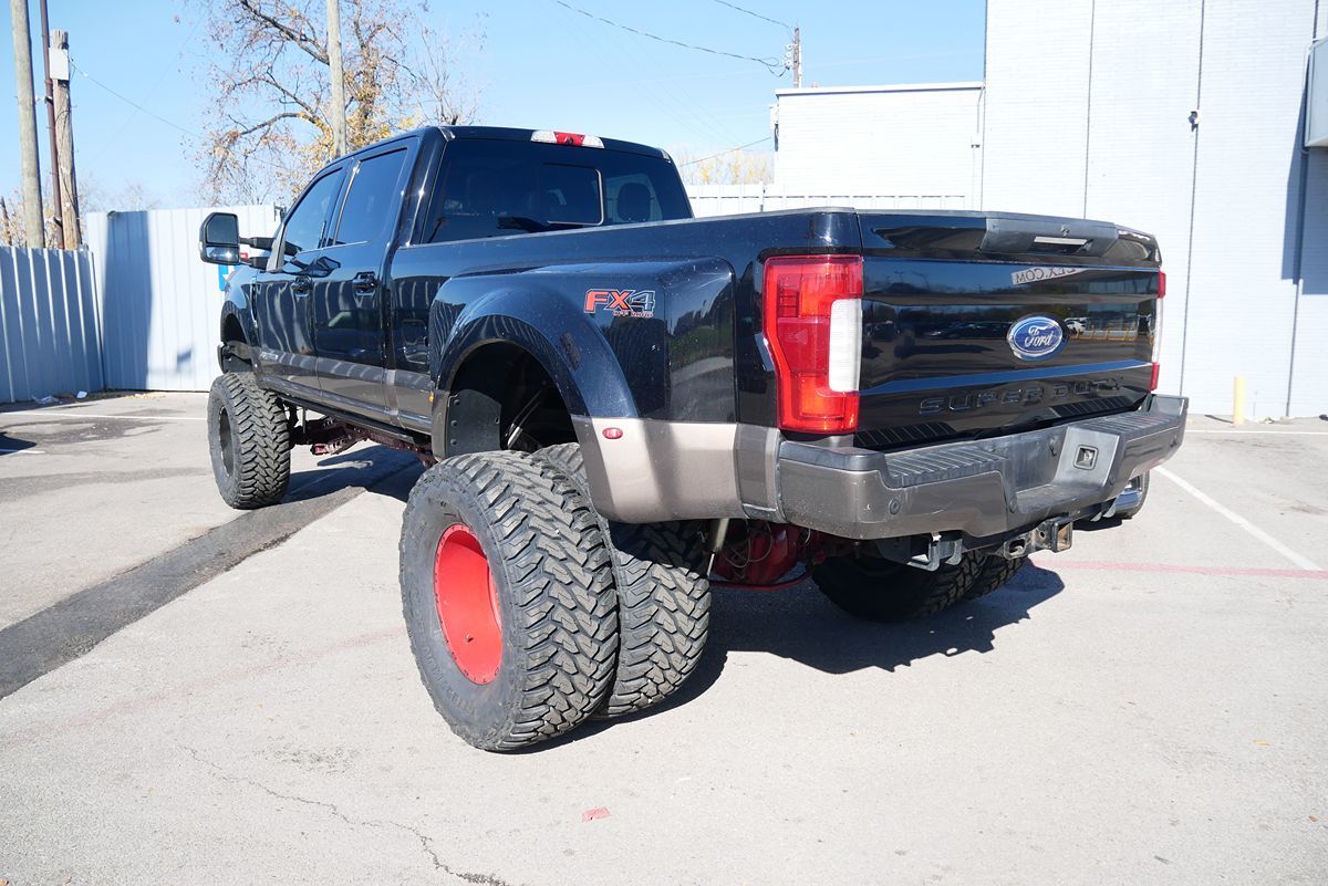 2017 Ford F-350 Super Duty King Ranch photo 6