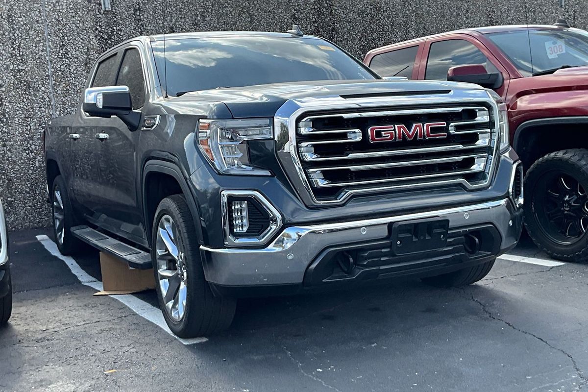 2021 GMC Sierra 1500 SLT - Photo 2