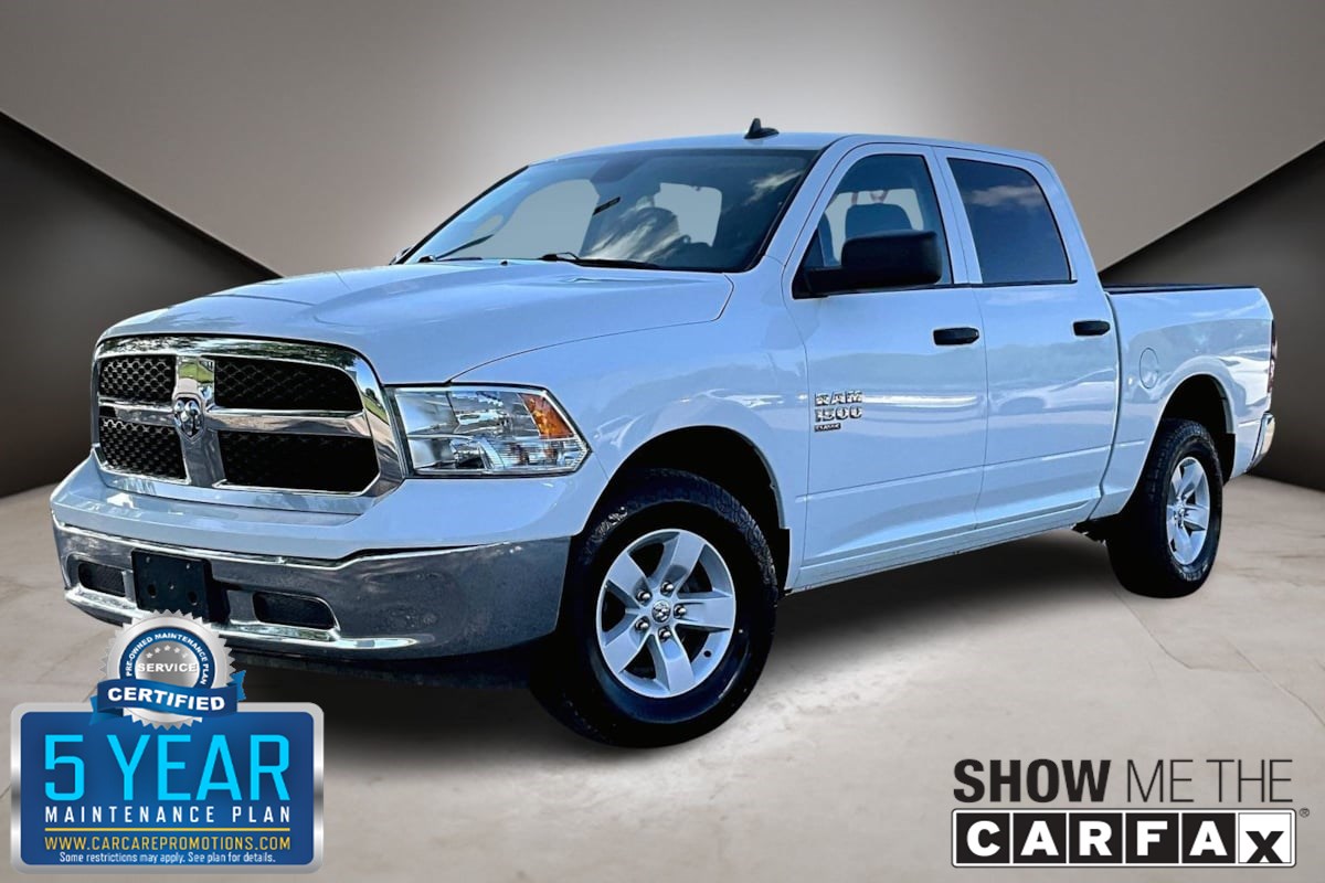 2023 RAM 1500 Classic SLT 4x4 Crew Cab 5'7's photo