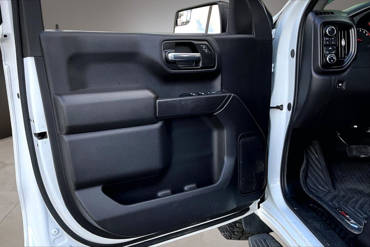 2024 Chevrolet Silverado 1500 Custom - Photo 19