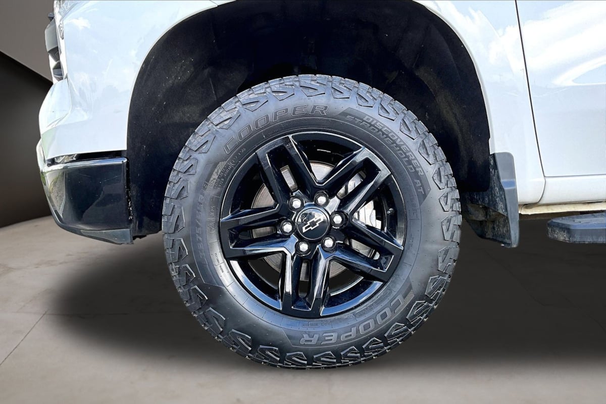 2024 Chevrolet Silverado 1500 Custom - Photo 32