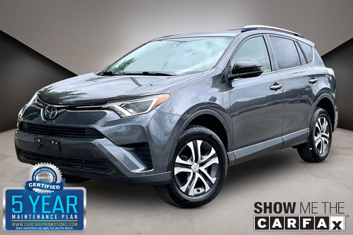 2018 Toyota RAV4 LE's photo