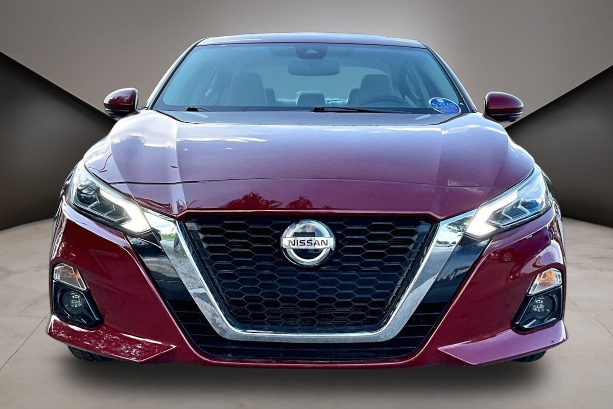 Nissan Altima photo 3
