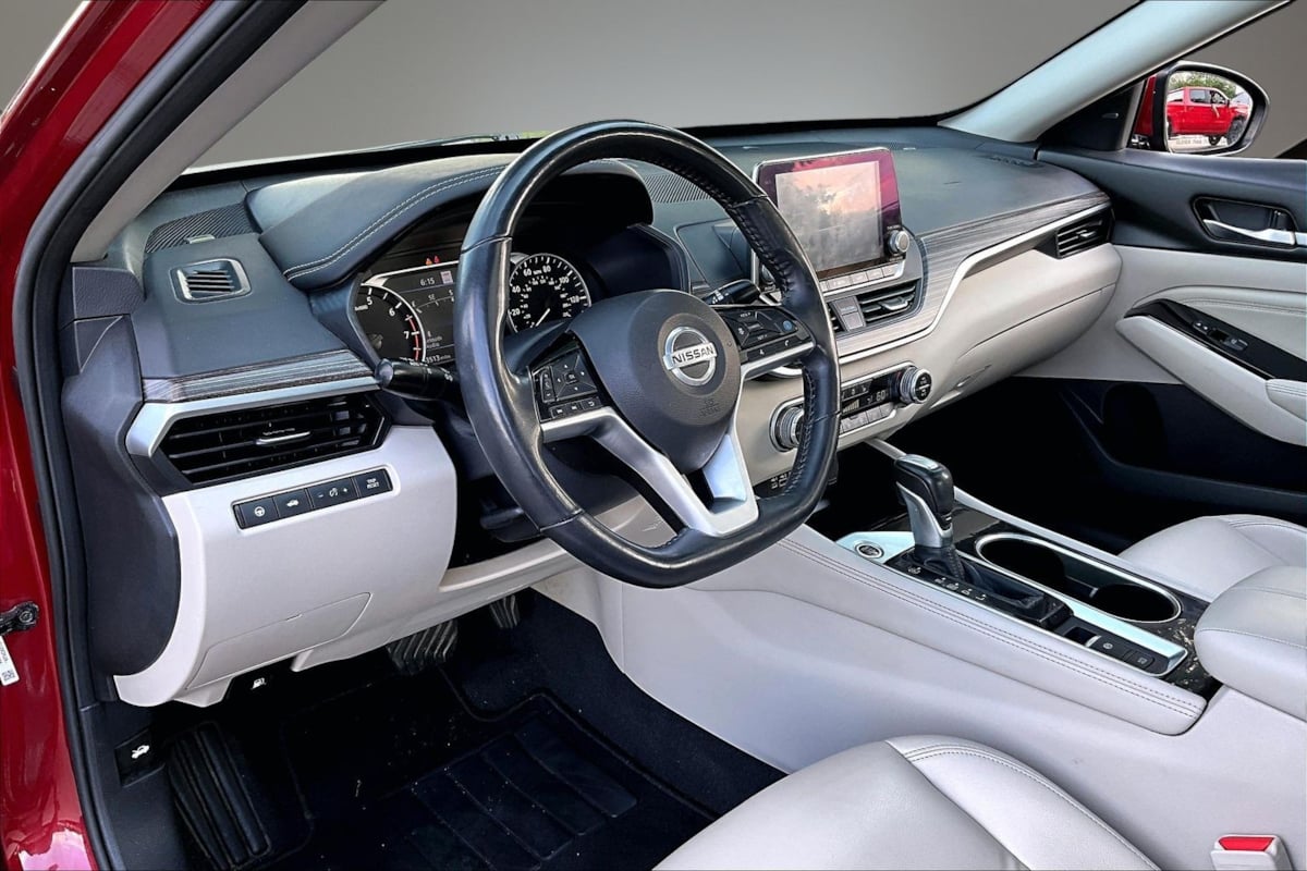 Nissan Altima photo 16
