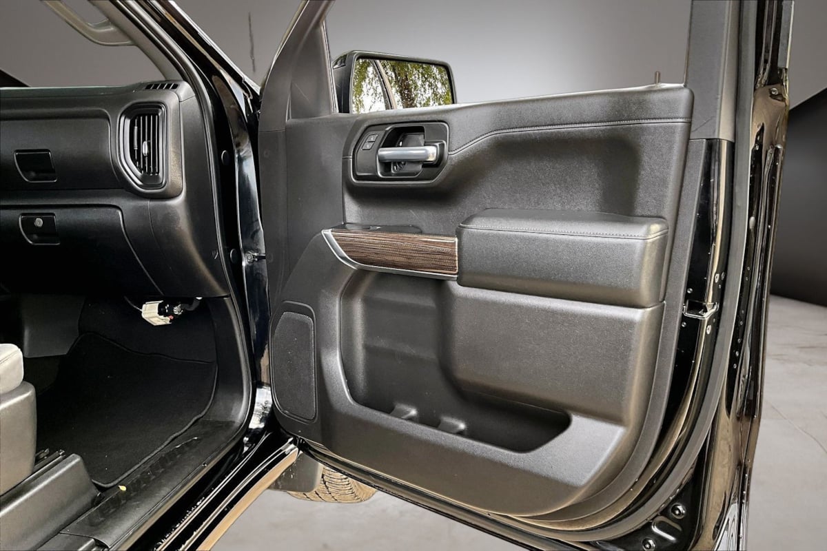 Chevrolet Silverado photo 27