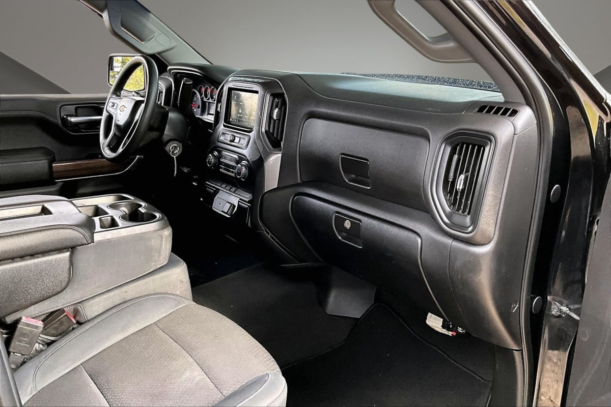 Chevrolet Silverado photo 25