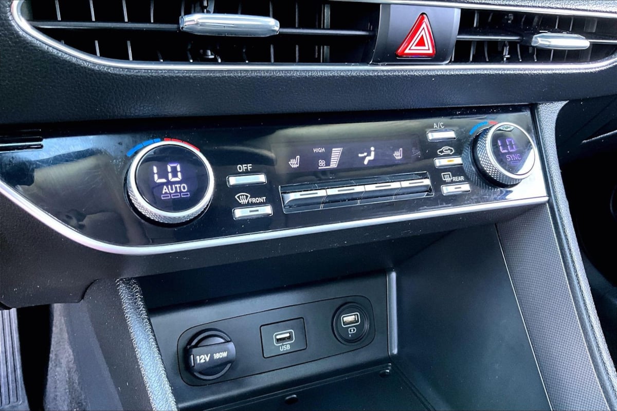 Hyundai Sonata photo 14