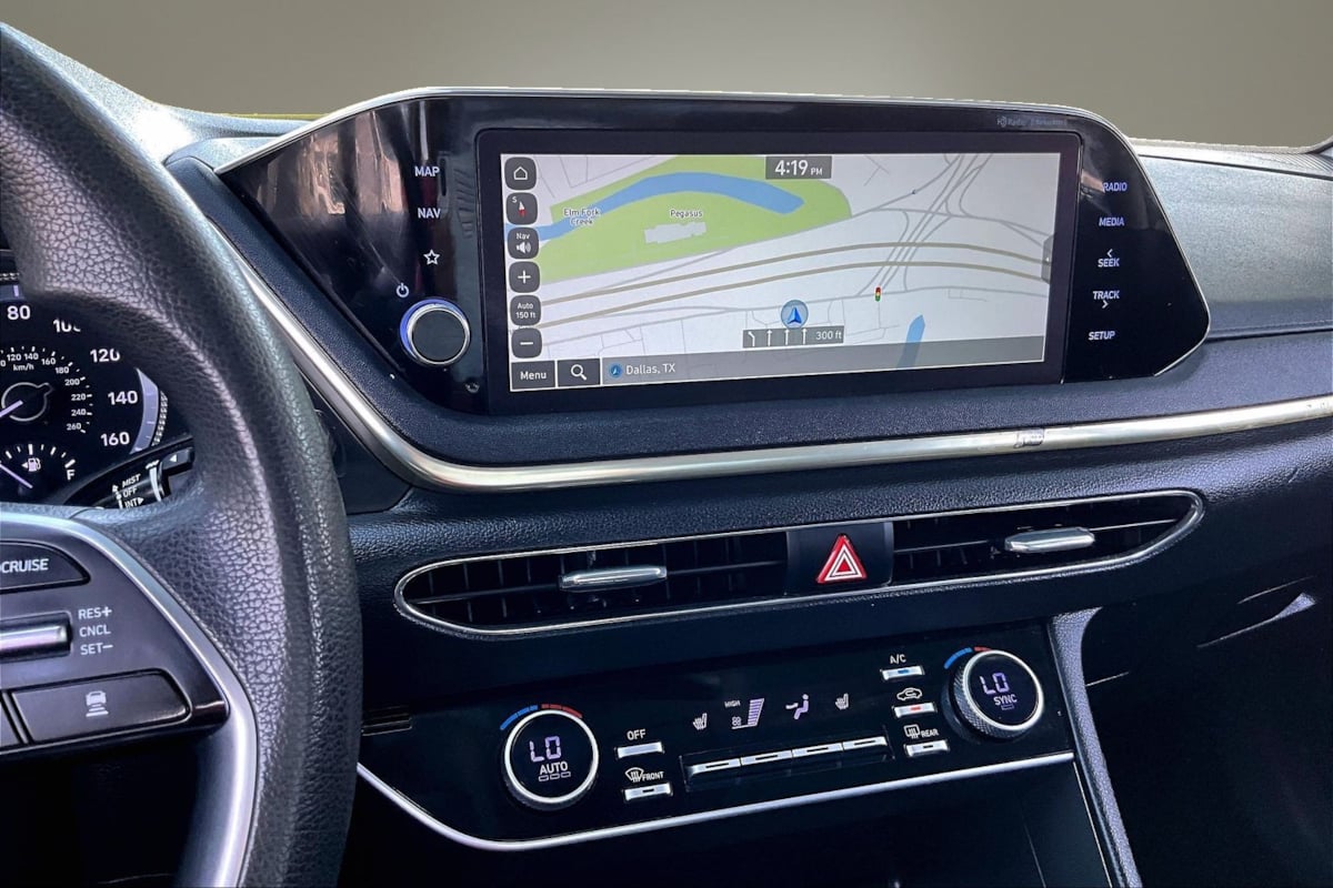 Hyundai Sonata photo 9