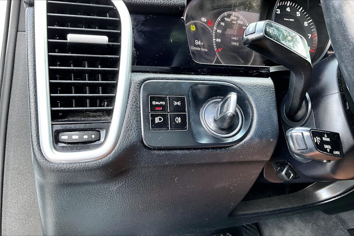 Porsche Cayenne photo 14