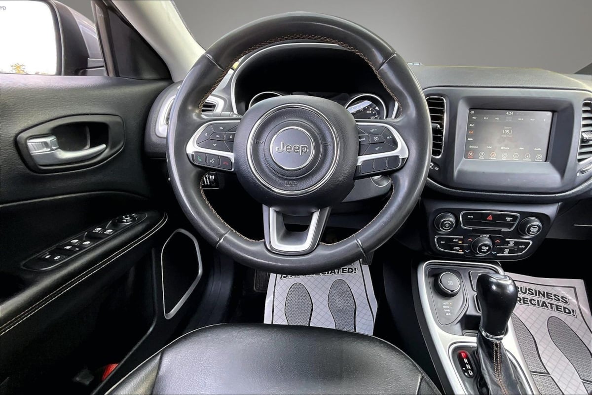 Jeep Compass photo 8